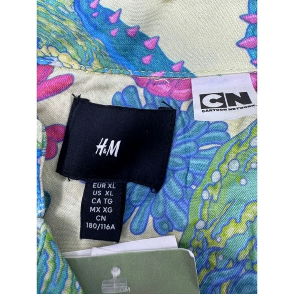 New H&M Rick and Morty Cartoon‎ Network Short Sleeve Button Up Shirt Mens XL